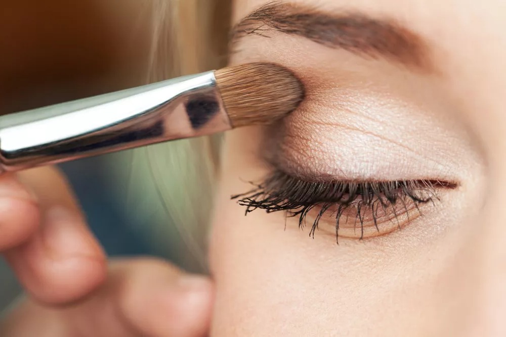 maquillage-sur-paupiere-tombante