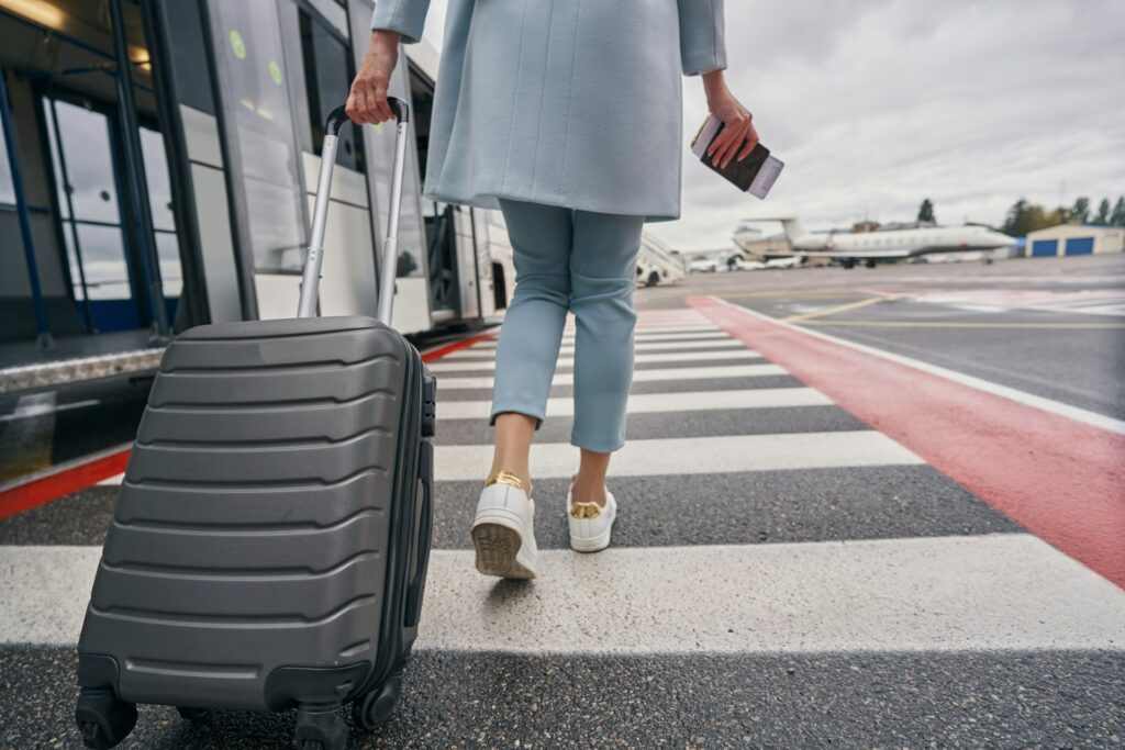 tenue-voyage-avion-femme
