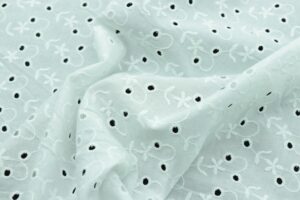 tissu-broderie-anglaise