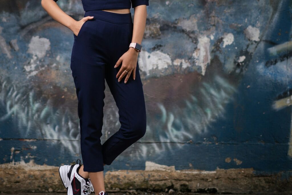 pantalon-bleu-marine-femme