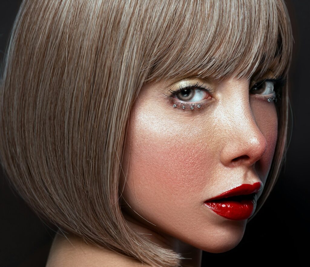 coupe-carre-boule-nuque-courte