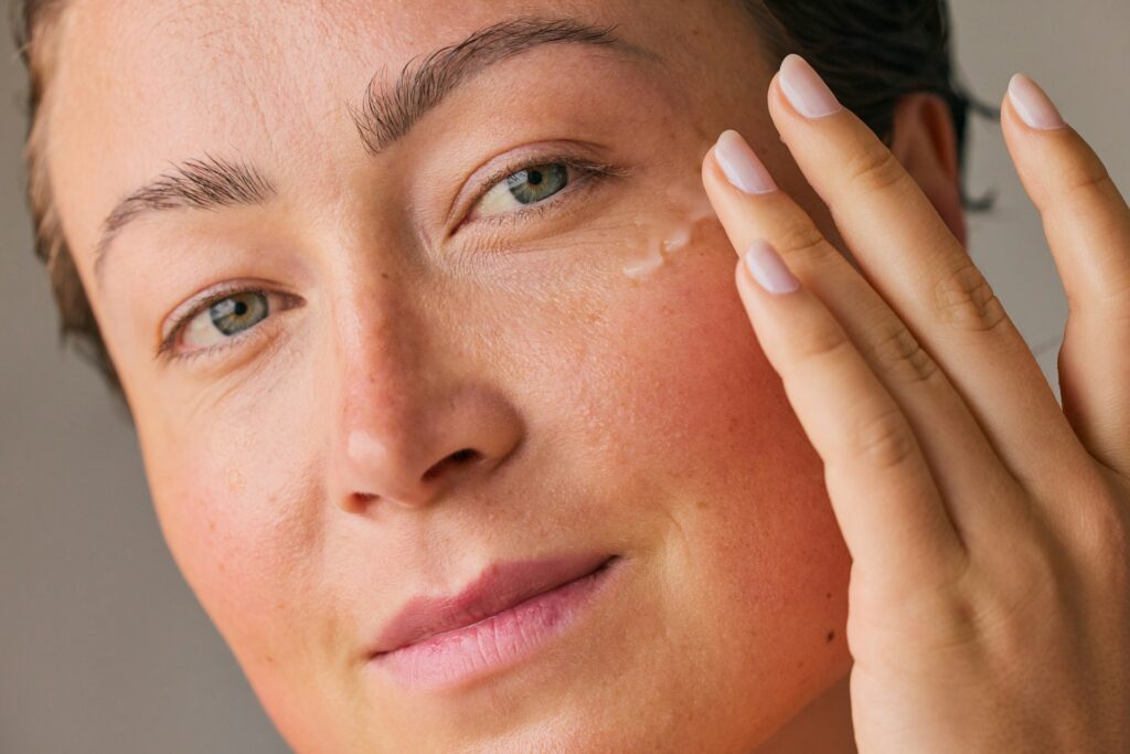 soin-contour-des-yeux