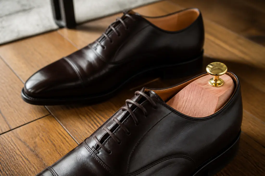 Quel embauchoir choisir pour ses chaussures sans déformer le cuir ?